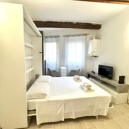 Apartment Mono Romana